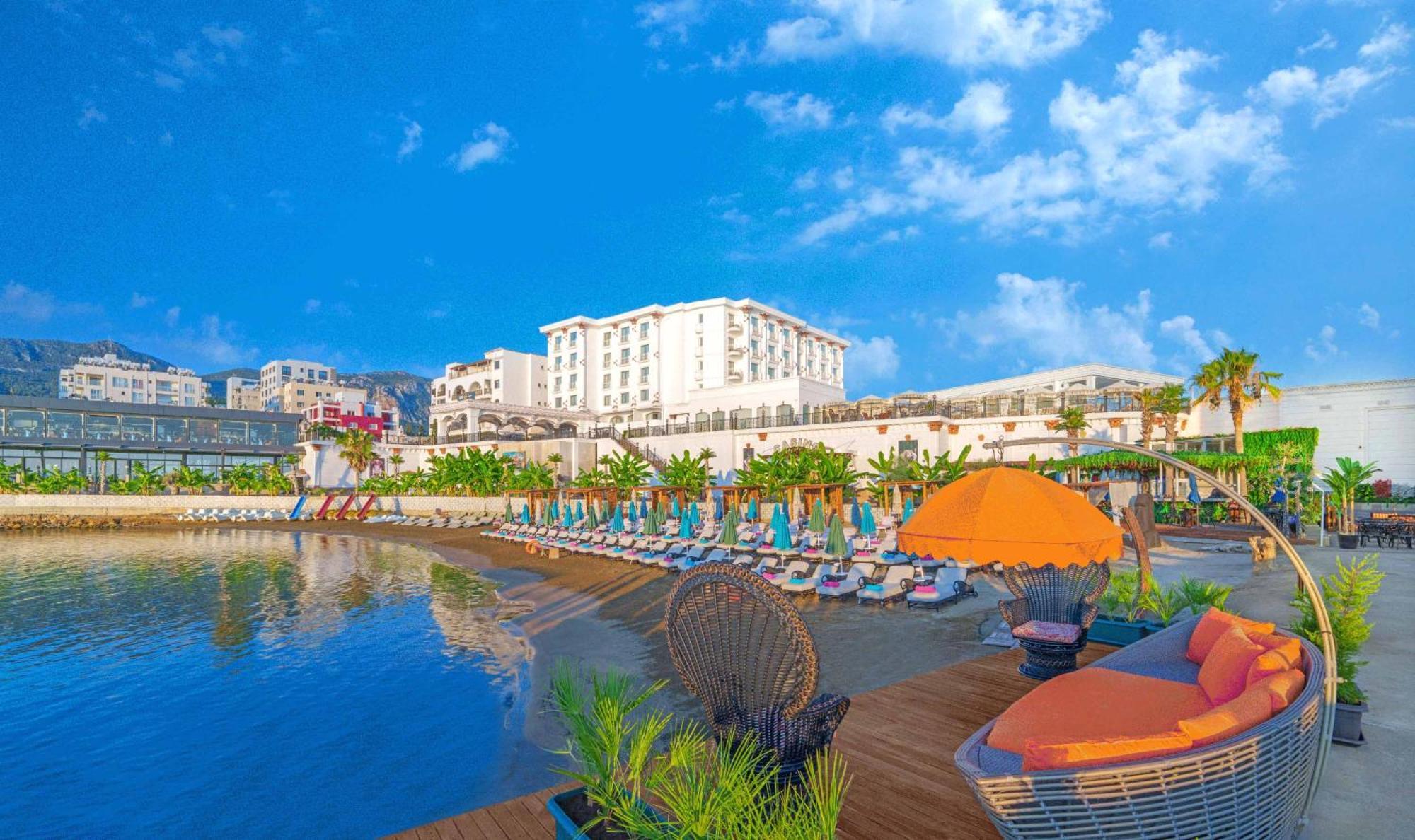 Central 2 Bed Sea View Apartment In Kyrenia Girne Dış mekan fotoğraf